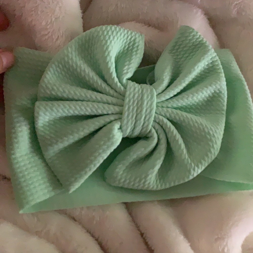 Baby girl bow NEW!!